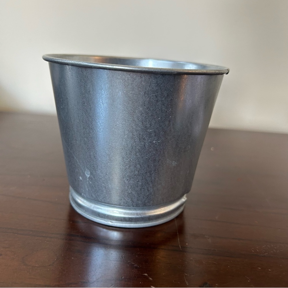 Free item: Bintje tin plant pot